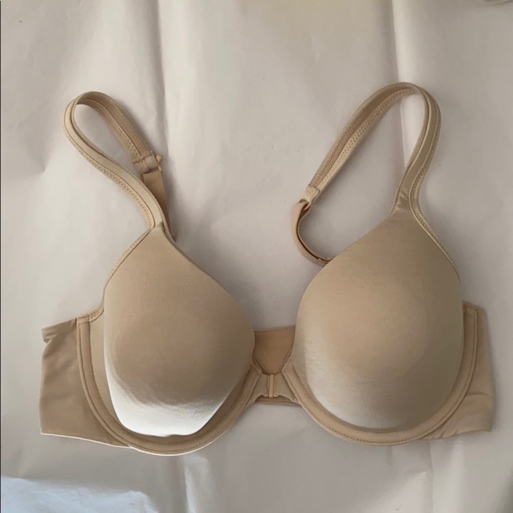 Hanes Bra. 34c front closure like new!